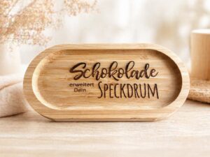 Holzbrettchen aus Bambus mit Gravur Schokolade erweitert dein Speckdrum